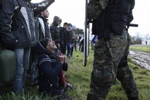 Macedónsko púšťa len Sýrčanov, Iračanov a Afgancov.