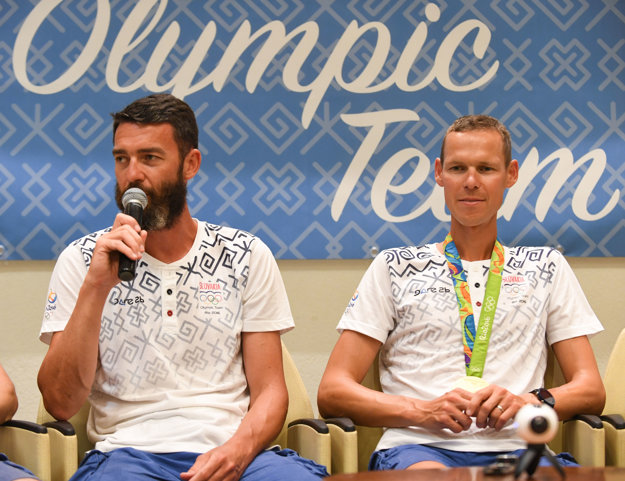 Matej Tóth (vpravo) s trénerom Matejom Spišiakom.