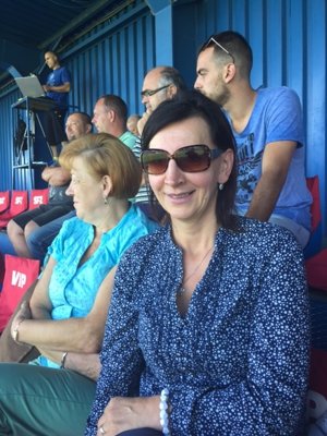 Katarína Klemová, podnikateľka: „Verte, že lepšiu správu som sa v poslednom období neobdržala. To, že sa bude hrať na tradičnom mieste, ktoré pamätá výnimočný zápas železničiarov proti milánskemu AC vo vtedajšom PVP i parádne vystúpenia Manchestru United, Juventusu, či Liverpoolu alebo Spartaka Moskva, je jedinečné. Snáď môjmu klubu neublíži neznalosť prostredia a aspoň o gól zvíťazí Lokomotíva.“