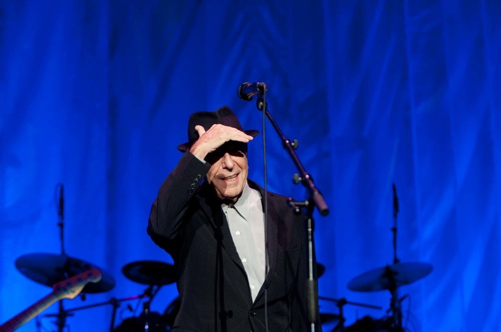 Spevák Leonard Cohen počas svojho vystúpenia v Bratislave v roku 2010. FOTO ARCHÍV SME - VLADIMÍR ŠIMÍČEK