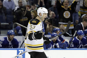 Zdeno Chára je oporou Bostonu.