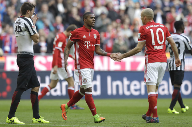 Futbalisti Bayernu Mníchov majú na čele súťaže už desaťbodový náskok.