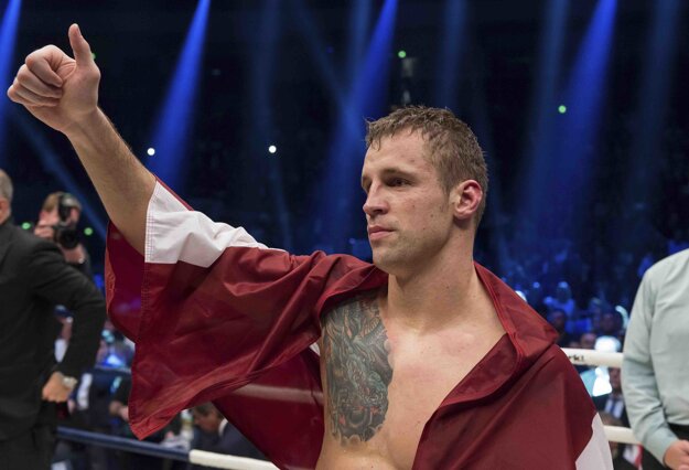 Lotyš má v profesionálnom ringu bilanciu 22-0 (18 KO).