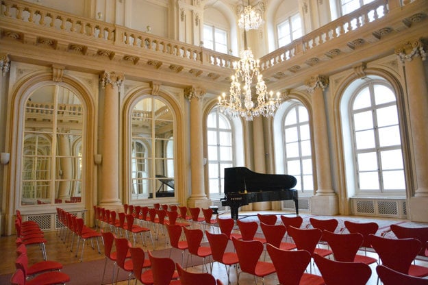 Zrkadlová sieň Primaciálneho paláca.