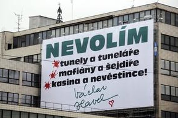 Do českej antikampane sa zapojil aj bývalý prezident a disident Václav Havel. Občianska iniciatíva Openkrad upozorňuje  na korupciu v pražskej radnici komiksom (dole)