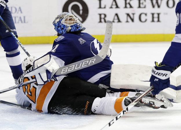Peter Budaj po kolízii nedochytal zápas proti Philadelphii.