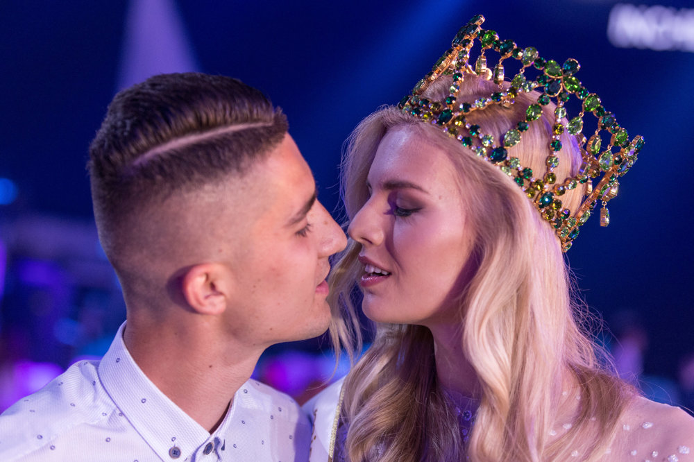 online dating, ktorí platia za večerudatovania cross kultúrno
