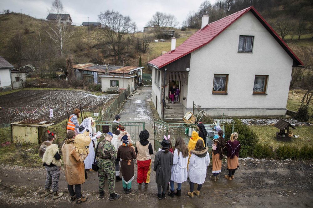 Fašiangová veselica v Banskej Belej.