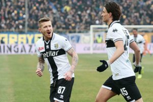 Juraj Kucka (vľavo) v drese Parmy.