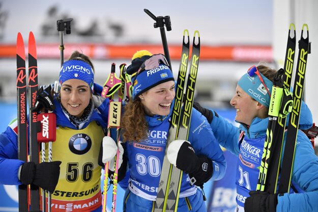 Zľava Lisa Vittozziová, Hanna Öbergová a Justine Braisazová.