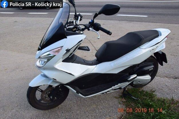 Motocyklista narazil do zadnej radlice traktora.