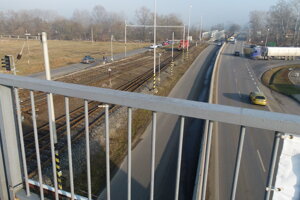 Prepravu vyhoreného paliva z elektrárne v Mochovciach zabezpečili po železnici.