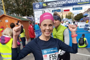 Nórska bežkyňa si atmosféru košického maratónu užívala.