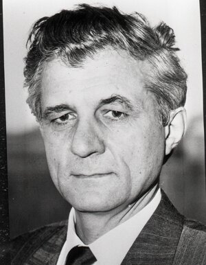 Slavomír Stračár.