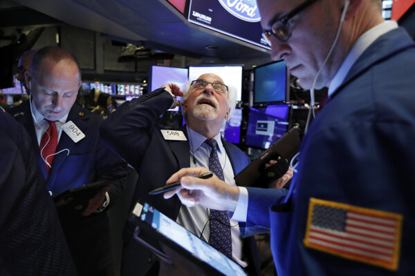 Hlavný index newyorskej burzy Dow Jones klesol o viac než 1000 bodov
