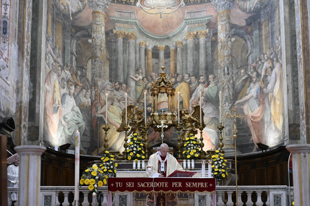 František slávil omšu v rímskej Svätyni Božieho milosrdenstva (Spirito Santo in Sassia) nachádzajúcej sa neďaleko Vatikánu.