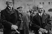 Hlinka kritizoval predovšetkým najvyššie politické vedenie krajiny, ktorého symbolmi sa stali prezident T. G. Masaryk a minister zahraničných vecí Edvard Beneš.