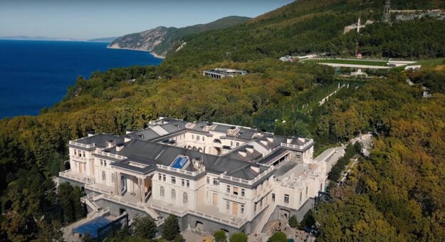 Palác pri Čiernom mori má podľa Navaľného patriť Putinovi.