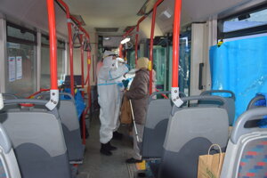V Martinskej časti Kolónia Hviezda sa testuje v pristavenom autobuse. 