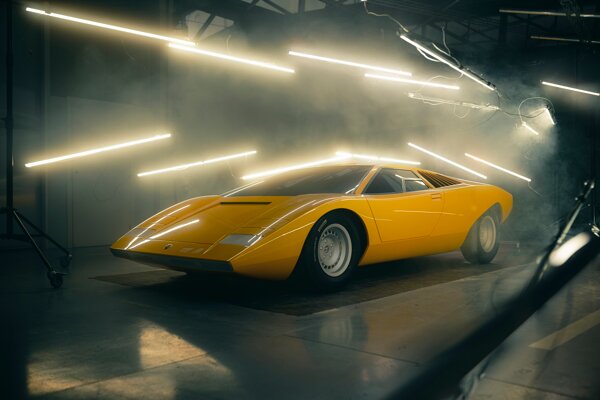 Roky bol známy len z fotiek. Lamborghini oživilo legendárny Countach