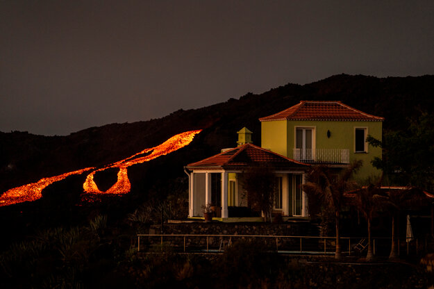 Erupcia sopky na ostrove La Palma.