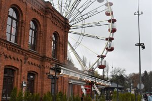 Súčasné centrum zábavy, kultúry a umenia priťahuje davy ľudí. Nákupný, servisný a zábavný komplex vznikol na mieste bývalej textilnej továrne.