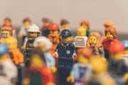 Mini-figúrky LEGO majú hodnotu aj vyňaté zo setu.