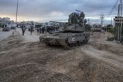 Izraelská armáda v meste Džanín na severa Západnéhoo brehu Jordánu.
