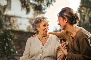 Dvaja z troch ľudí majú vírus, u ktorého našli spojenie s Alzheimerom