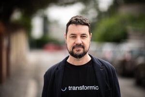 Pri googlení sa stratíte v množstve liniek. AI odpovie lepšie a bez reklamy (rozhovor)