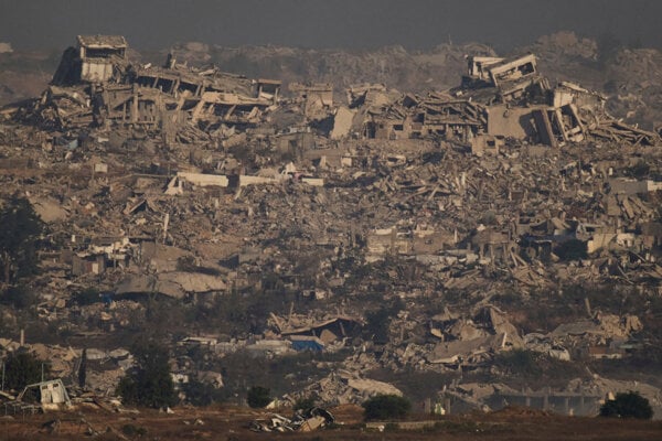 Izrael pokračuje v bombardovaní Pásma Gazy.