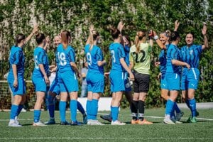 Ženský futbal bude od novej sezóny naspäť pod vlajkou FC Nitra, ktorý prezentuje začiatok spolupráce s FK Nitra.