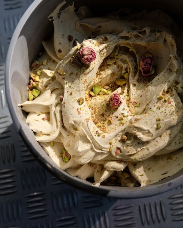 Gelato Bastani - pistáciová s ružovou vodou a šafránom z Iránu. (zdroj: Instagram/koun)