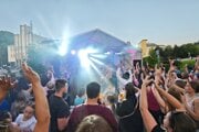 Tanečná party na hlavnej ulici v Čadci.