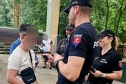 Policajti boli v uliciach viacerých miest Trnavského kraja.
