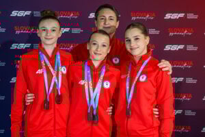 Zľava Nela Ostrihoňová, Lucia Piliarová a Lilly Murínová, vzadu Katarína Krekáňová.