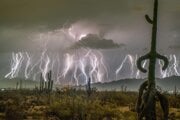 Megablesk dosiahol dĺžku 829 kilometrov a preťal Spojené štáty od východného Texasu až po okolie Kansas City. 