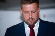 Minister Šaško odpovedal novinárom na otázky o kauze záchrankového tendra.