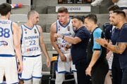 Timotej Malovec, Dalibor Hlivak, Samuel Kincel a tréner Oliver Vidin v stretnutí  Slovensko - Švajčiarsko.