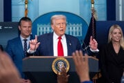 Donald Trump počas tlačovej konferencie.