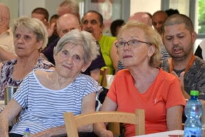 MY a VY bavíme našich seniorov.