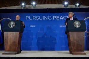 Putin Trump samit:  Putin a Trump označili spoločné rokovania za konštruktívne