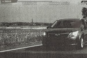 Policajný záznam o prekročení rýchlosti pri Tlmačoch.