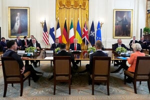 Ukrajina Rusko Online: Trump sa v Bielom dome stretol so Zelenským, v rokovaniach pokračujú s európskymi lídrami