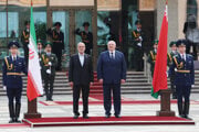 Bieloruský prezident Alexander Lukašenko a iránsky prezident Masúd Pezeškijan.