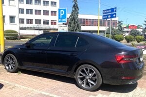 Župa obstarala tri autá tak, že ponuku predložil jediný zo 61 predajcov. Na dodanie dala mesiac