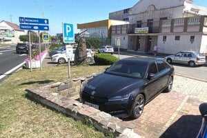 Na mestské auto za 50-tisíc dali majáky. Primátor tvrdí, že poslúži na zásahy