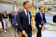 Na slávnostnom otvorení podniku sa zúčastnil generálny tajomník NATO Mark Rutte.