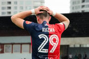Marek Kuzma včera na Pasienkoch odštartoval zlatomoravský festival nepremenených šancí. Vionisti sa po nešťastnej prehre 1:2 chytili za hlavy.