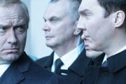 Jude Law ako Putin (Vľavo) a Paul Dano ako jeho spin doctor vo filme Kremeľský mág.
